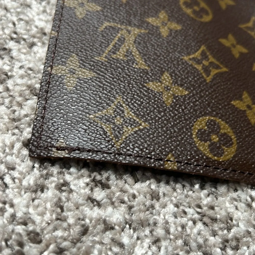 Louis Vuitton Randonnee pouch - Picture 8 of 11
